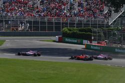 Sergio Pérez, Sahara Force India VJM10, Esteban Ocon, Sahara Force India VJM10 y Sebastian Vettel, F
