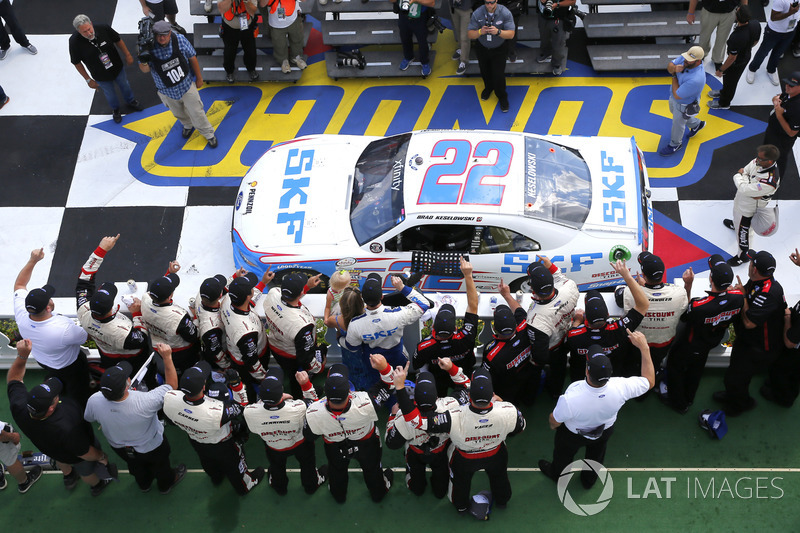 8. Ganador de la carrera Brad Keselowski, Team Penske Ford