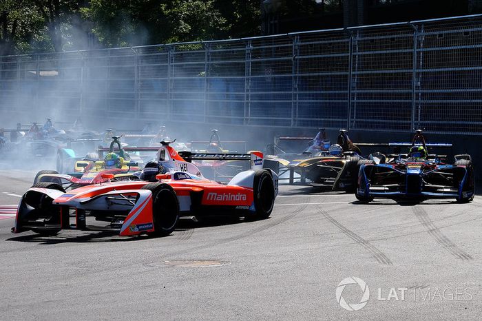 Nick Heidfeld, Mahindra Racing, Stéphane Sarrazin, Techeetah hace un trompo