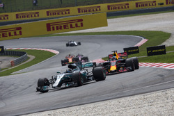 Valtteri Bottas, Mercedes-Benz F1 W08 and Daniel Ricciardo, Red Bull Racing RB13