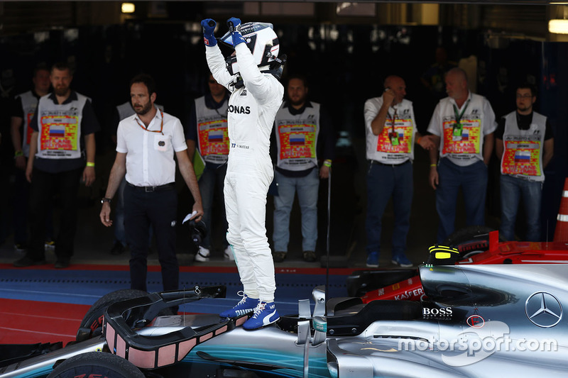 Race winner Valtteri Bottas, Mercedes AMG F1