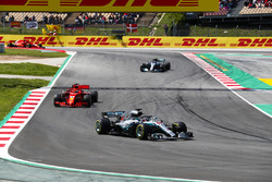 Lewis Hamilton, Mercedes AMG F1 W09, Sebastian Vettel, Ferrari SF71H, Valtteri Bottas, Mercedes AMG F1 W09