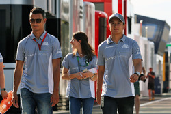 Pascal Wehrlein, Manor Racing con su compañero Rio Haryanto, Manor Racing