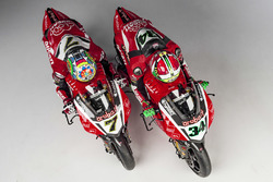 Davide Giuliano, Team Aruba.it e Chaz Davies, Team Aruba.it