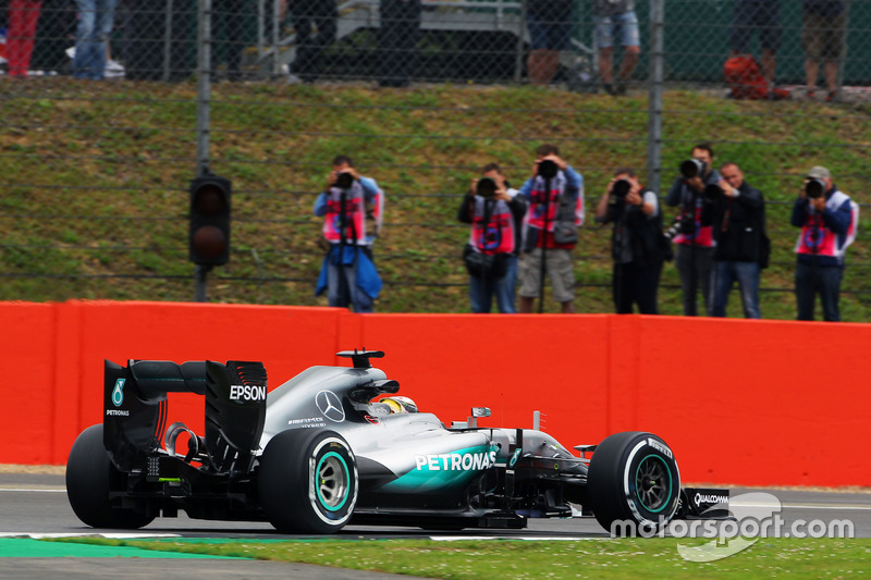 Lewis Hamilton, Mercedes AMG F1 W07 Hybrid