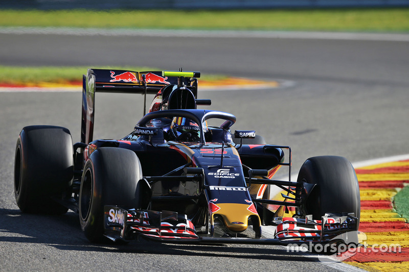 Toro Rosso STR11, halo in teamkleuren