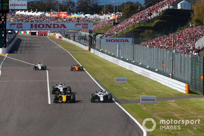 Nico Hulkenberg, Renault Sport F1 Team R.S. 18, bataille avec Lance Stroll, Williams FW41, et Sergey Sirotkin, Williams FW41