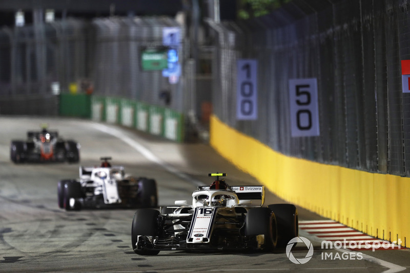 Charles Leclerc, Sauber C37, Marcus Ericsson, Sauber C37, Kevin Magnussen, Haas F1 Team VF-18