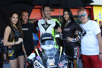 Foto di gruppo in pit lane