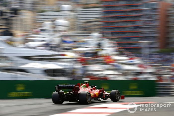 Carlos Sainz Jr., Ferrari SF21