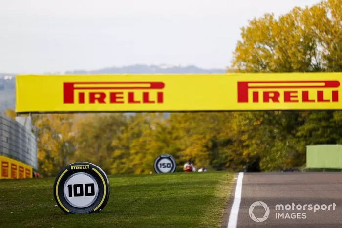Carteles de frenada en Imola