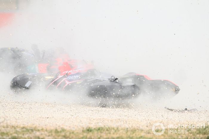 Caída de Jack Miller, Pramac Racing y Brad Binder, Red Bull KTM Factory Racing 