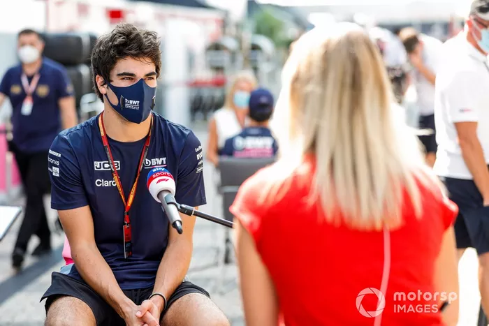 Lance Stroll, Racing Point, habla con la prensa