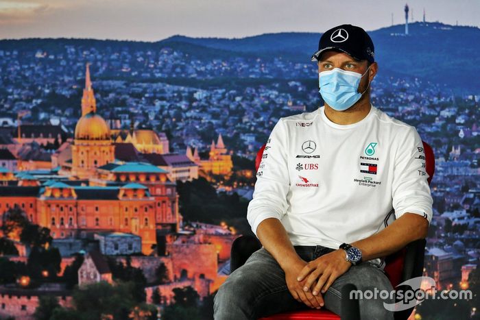 Valtteri Bottas, Mercedes-AMG Petronas F1 en la conferencia de prensa