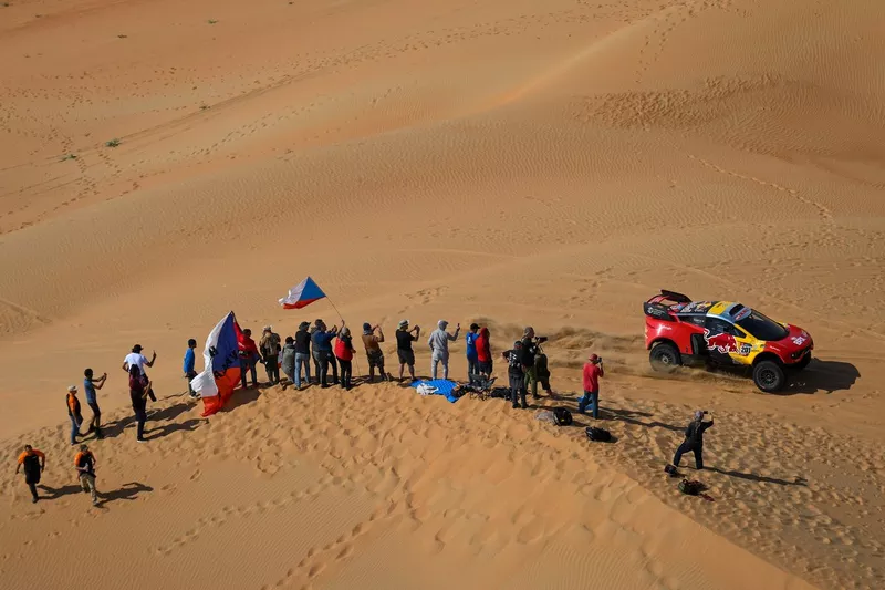 #201 Bahrain Raid Xtreme Prodrive: Sebastien Loeb, Fabian Lurquin