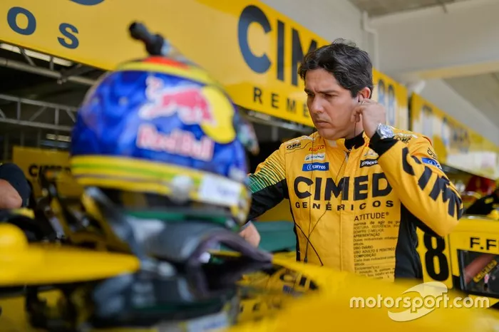 Até antes do anúncio do adiamento da etapa inaugural da Stock em Goiânia, a Corrida de Duplas, Cacá ainda não havia anunciado seu destino na categoria em que é pentacampeão. 