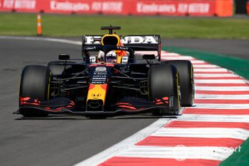 Verstappen boekt overtuigende overwinning in GP van Mexico