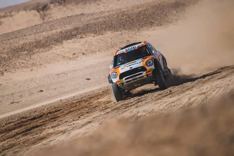 #238 X-Raid Mini John Cooper Works Rally Mini: Laia Sanz, Maurizio Gerini