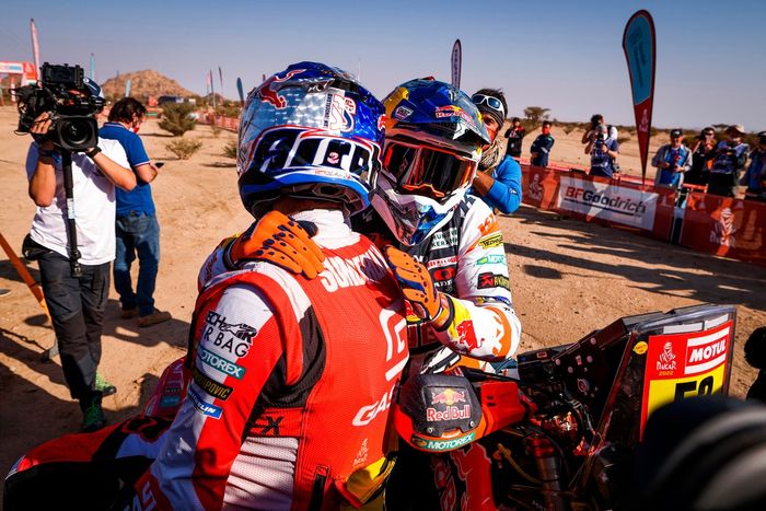 #3 Gasgas Factory Racing: Sam Sunderland, #52 Red Bull KTM Factory Racing: Matthias Walkner