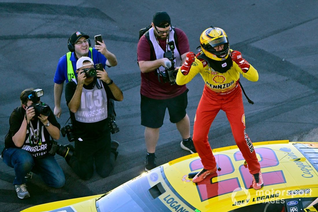 Joey Logano, Equipo Penske, Shell Pennzoil Ford Mustang