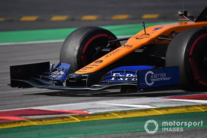 McLaren MCL34 nose and front wing
