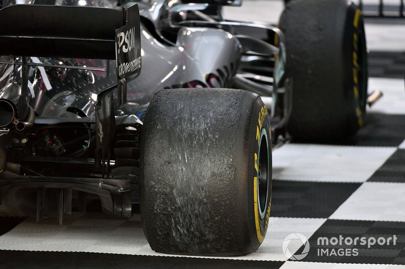 Le gomme della monoposto di Valtteri Bottas, Mercedes AMG W10, dopo la gara