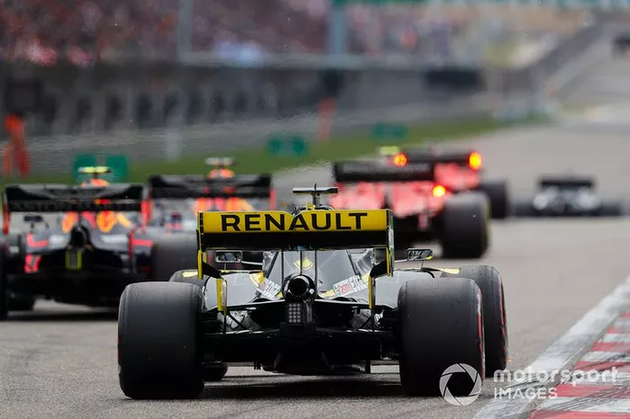 Nico Hulkenberg, Renault F1 Team R.S. 19, se coloca en parrilla