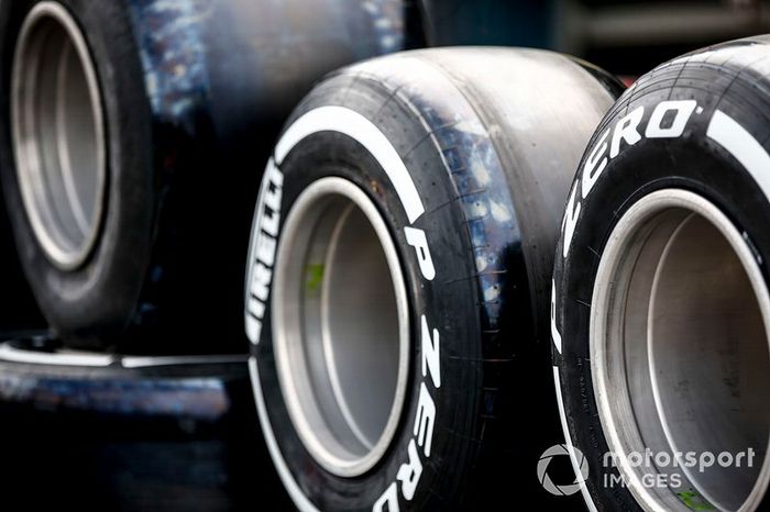 Neumáticos Pirelli en el paddock
