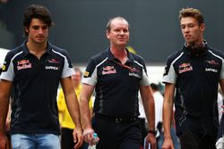 Carlos Sainz Jr., Scuderia Toro Rosso con Daniil Kvyat, Scuderia Toro Rosso (derecha)