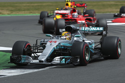 Льюіс Хемілтон, Mercedes AMG F1 W08, Кімі Райкконен, Ferrari SF70H