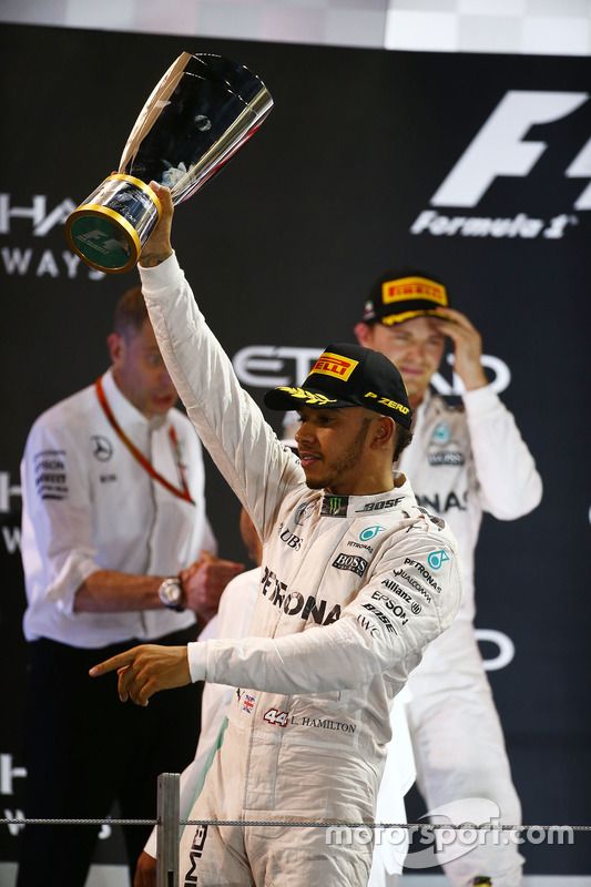 Podio: ganador de la carrera Lewis Hamilton, Mercedes AMG F1
