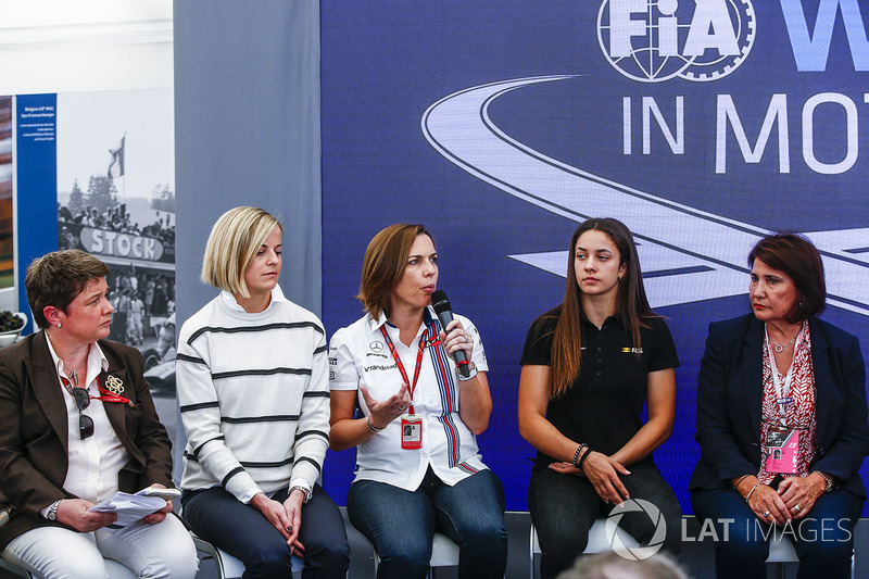 Susie Wolff, Claire Williams, Subdirector del equipo, Williams, Marta Garcia, Renault Sport F1 Team Sport Academy, Michelle Mouton, en la Conferencia de prensa de mujeres en Motorsport