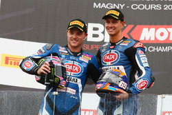 Le deuxième, Alex Lowes, Pata Yamaha, et le troisième, Michael van der Mark, Pata Yamaha
