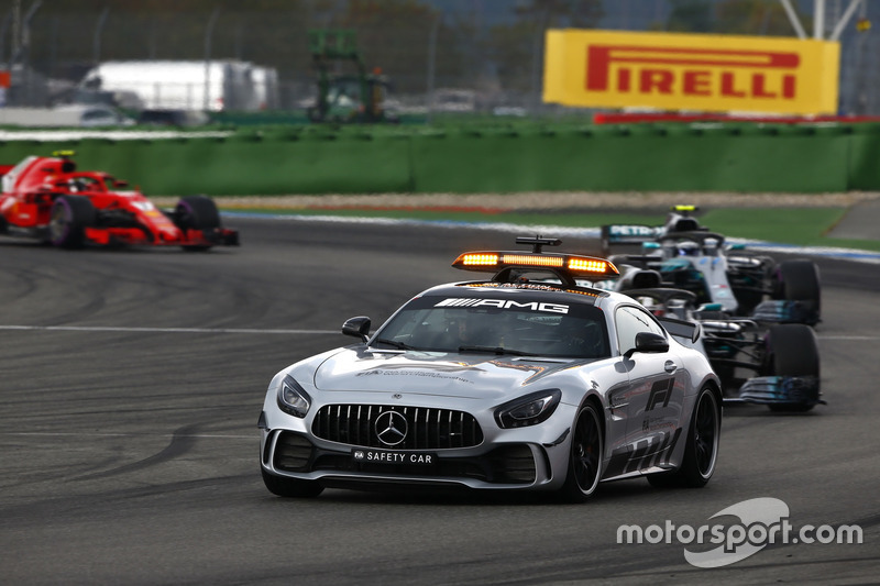 Lewis Hamilton, Mercedes AMG F1 W09, Valtteri Bottas, Mercedes AMG F1 W09