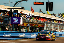Race winner David Reynolds, Erebus Motorsport Holden