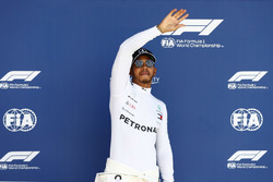 Pole sitter Lewis Hamilton, Mercedes AMG F1