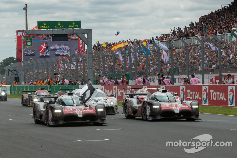 #8 Toyota Gazoo Racing Toyota TS050: Sébastien Buemi, Kazuki Nakajima, Fernando Alonso wint