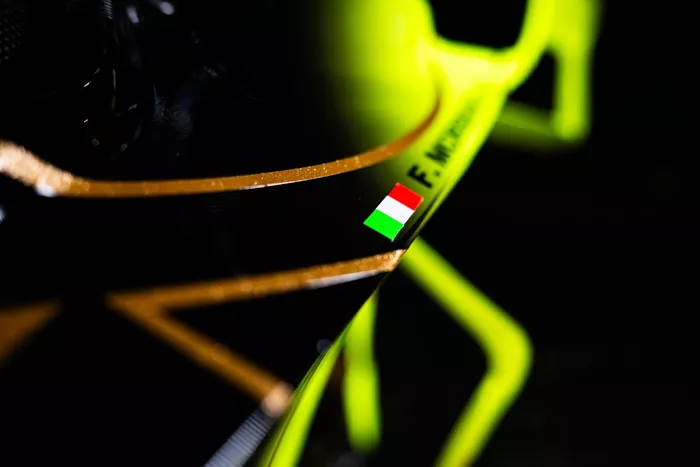 VR46カラーリング 