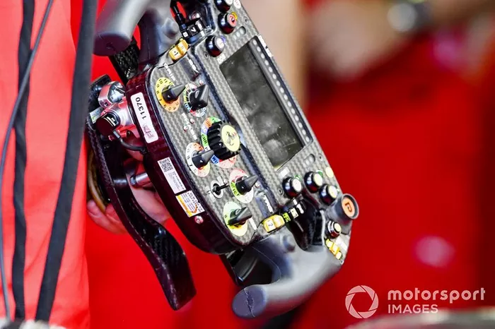 Volante della Ferrari SF90