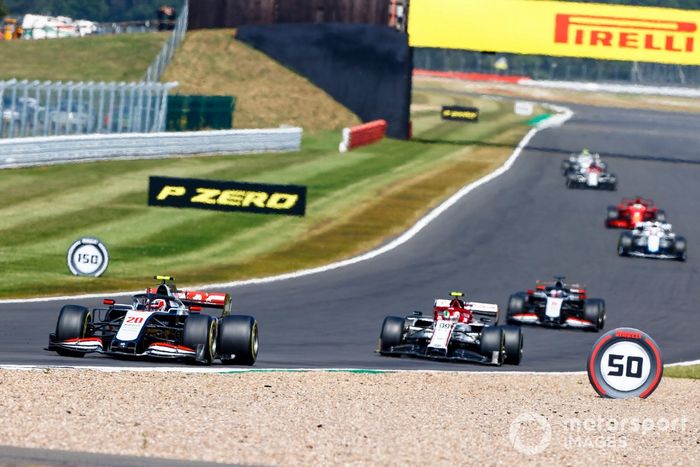 Kevin Magnussen, Haas VF-20, Alex Albon, Red Bull Racing RB16, Romain Grosjean, Haas VF-20 