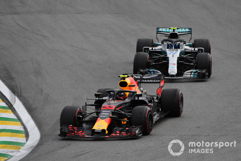 Max Verstappen, Red Bull Racing RB14 and Valtteri Bottas, Mercedes-AMG F1 W09 