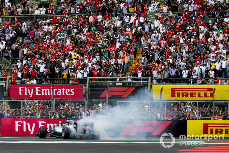 Льюіс Хемілтон, Mercedes AMG F1 W09