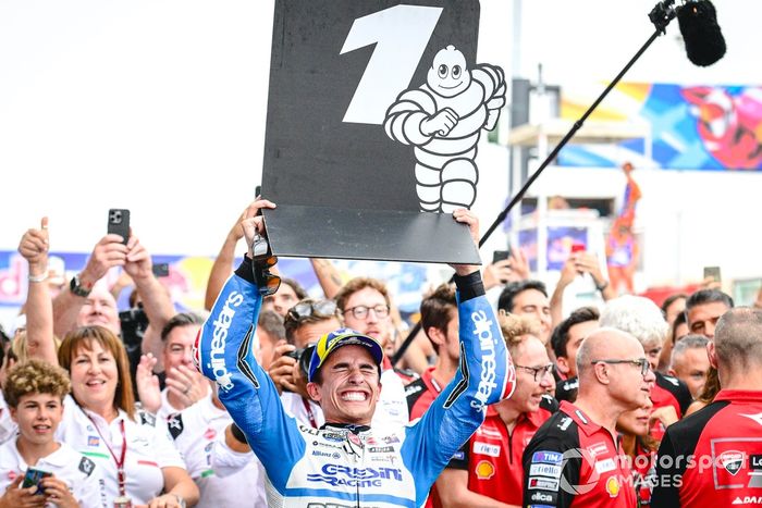 Podio: 1º Marc Márquez, 2º Pecco Bagnaia, 3º Enea Bastianini