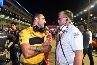 Otmar Szafnauer, team principal Racing Point Force India et Cyril Abiteboul, directeur général Renault Sport F1 sur la grille