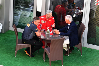 Mario Isola, Direttore sportivo Pirelli, Maurizio Arrivabene, Team Principal Ferrari e Tronchetti Provera, Presidente Pirelli