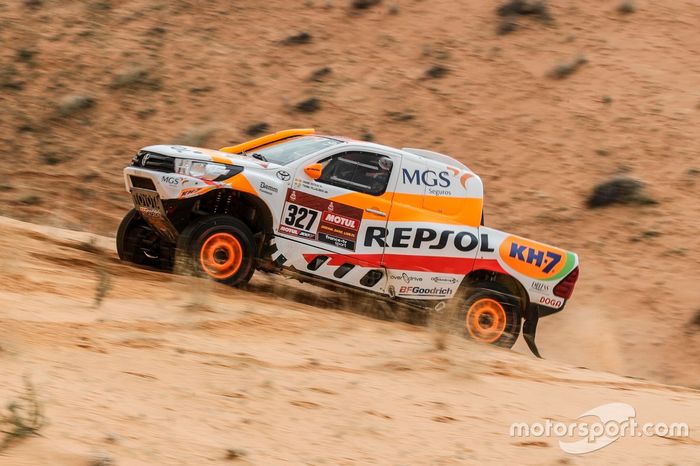 #327 Repsol Rally Team Toyota: Pujol Isidre Esteve, Txema Villalobos