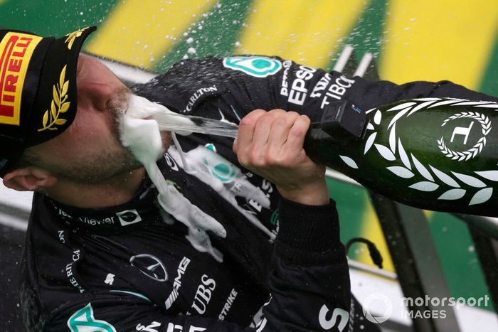 Podio: ganador Valtteri Bottas, Mercedes