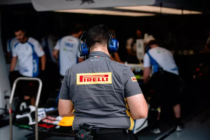 Ingénieurs Pirelli, Essais Pirelli à Monza