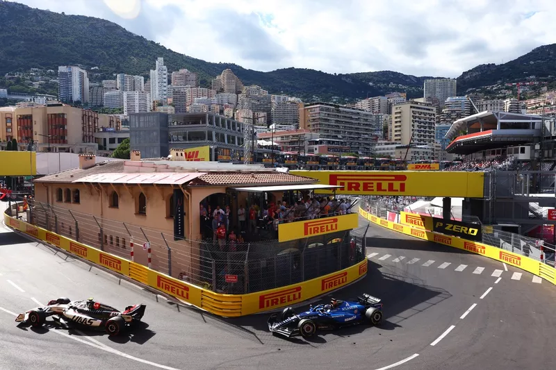 Oliver Bearman, Haas F1 Team, Alexander Albon, Williams