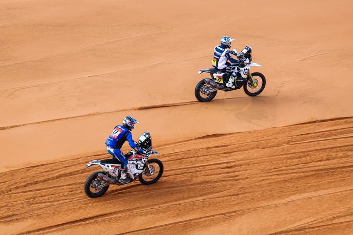 #17 Team Dumontier Racing: Romain Dumontier, #77 Husqvarna Factory Racing: Luciano Benavides